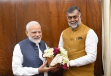 Shri Prahlad Singh Patel hands over the ‘kalash’ containing holy soil of Jalianwalla Bagh in Amritsar to Prime Minister Shri Narendra Modi